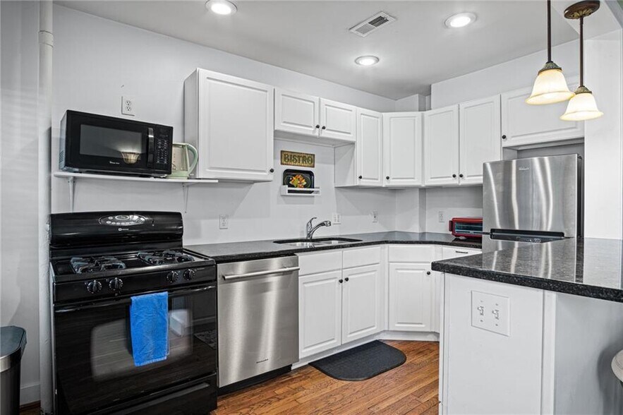 Building Photo - 212 Emanuel Cleaver II Blvd