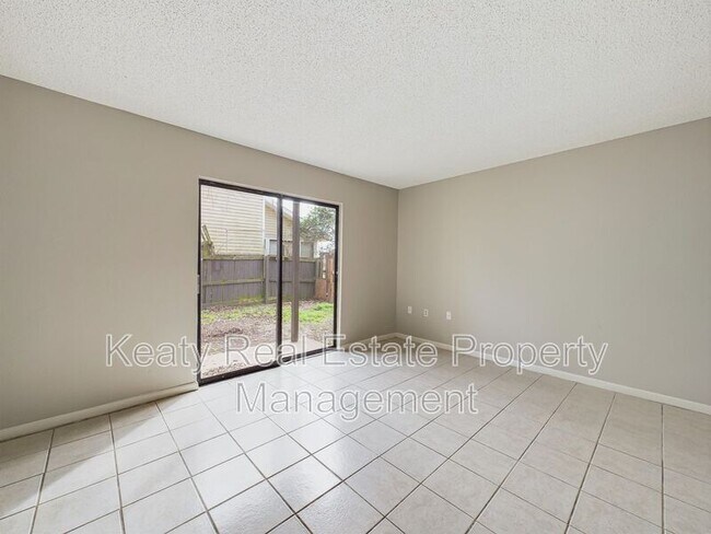 Building Photo - 301 Cougar Ridge