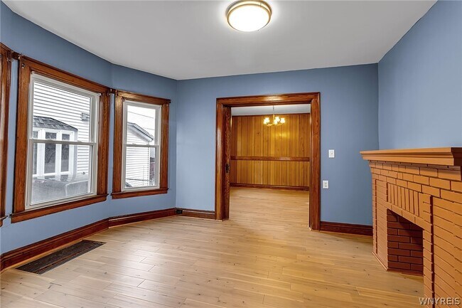Building Photo - 37 Alsace Ave