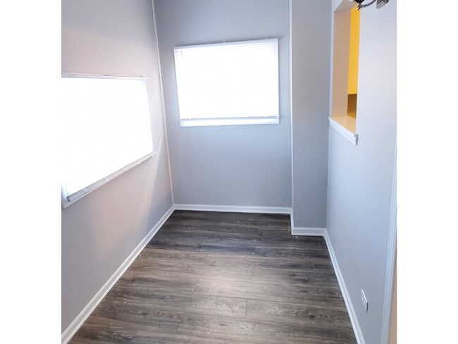 Building Photo - 4920 W Potomac Ave