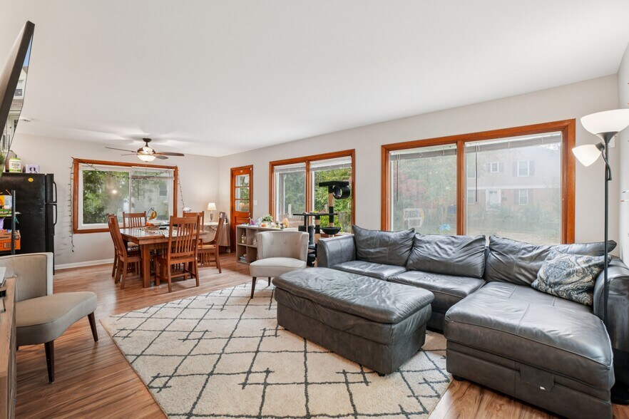 Building Photo - 5000 Quebec St