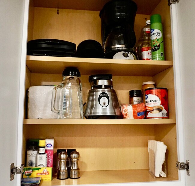 Building Photo - 12067 Lampton View Dr