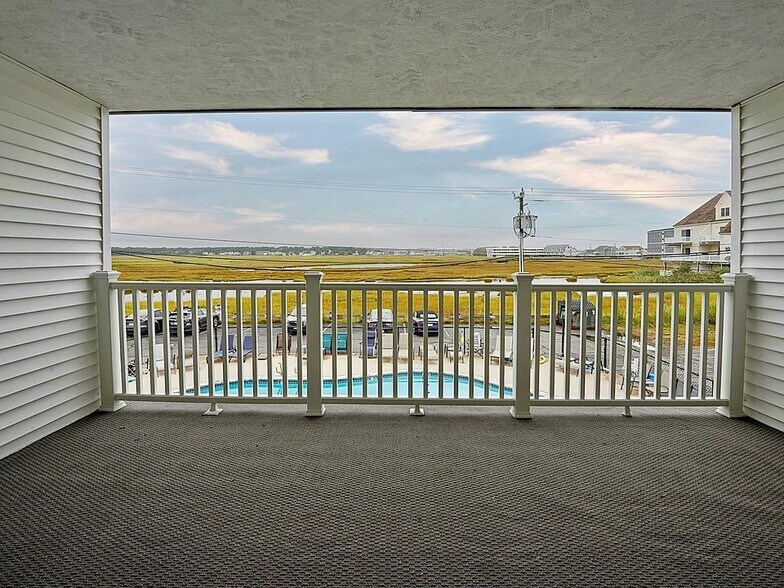 Building Photo - 493 Ocean Blvd