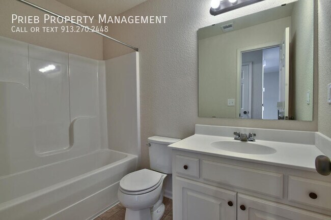 Building Photo - Delaware Ridge - Available NOW