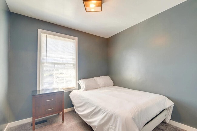 Building Photo - 3 Joyceton Terrace