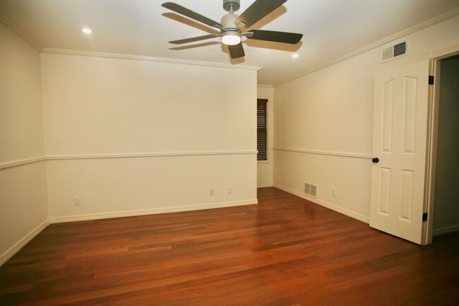 Building Photo - 4br 3-1/2ba Victorian in hills of Blossom Valley