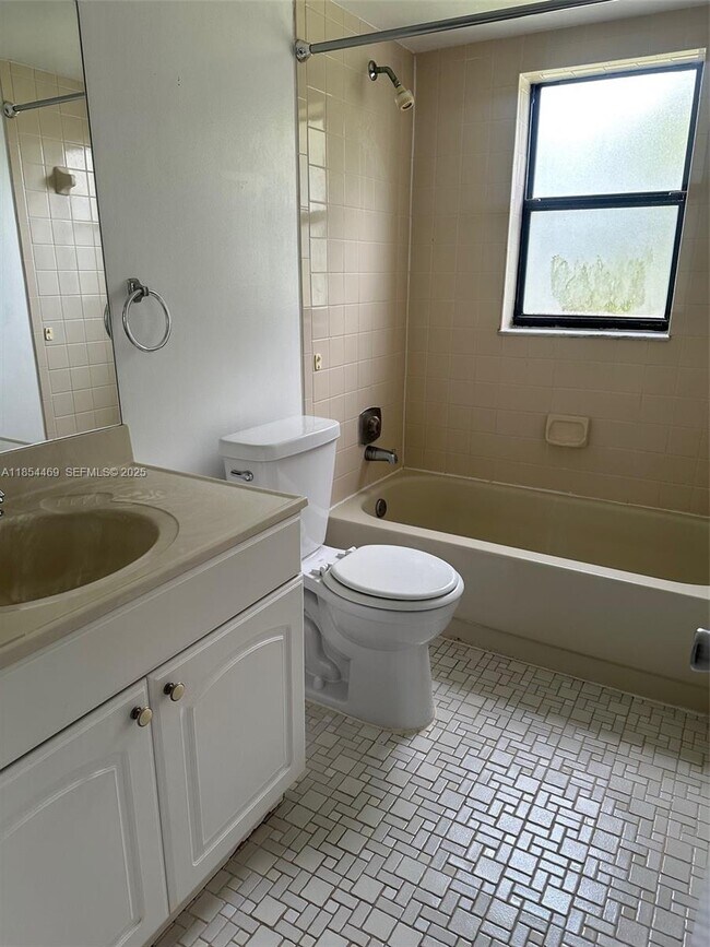 Building Photo - 11390 Taft St