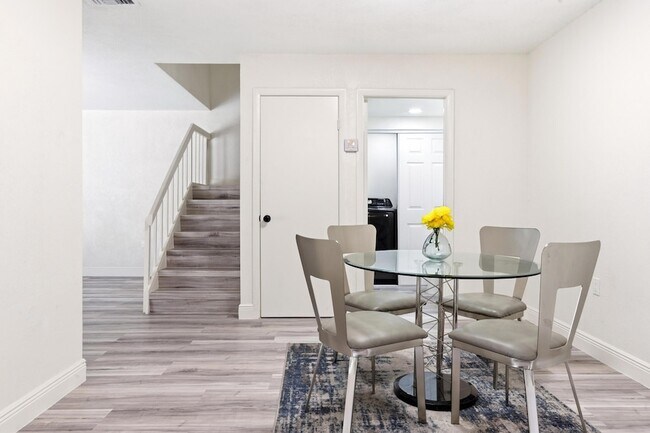 Building Photo - 1424 14th Terrace