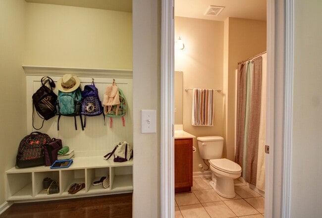 Building Photo - Stunning 4 bedroom in Park West - Mt. Pleasant