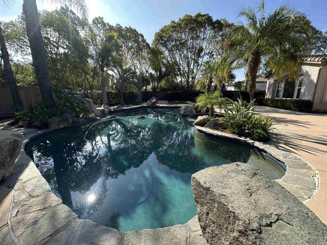 Building Photo - 845 Stratford Dr