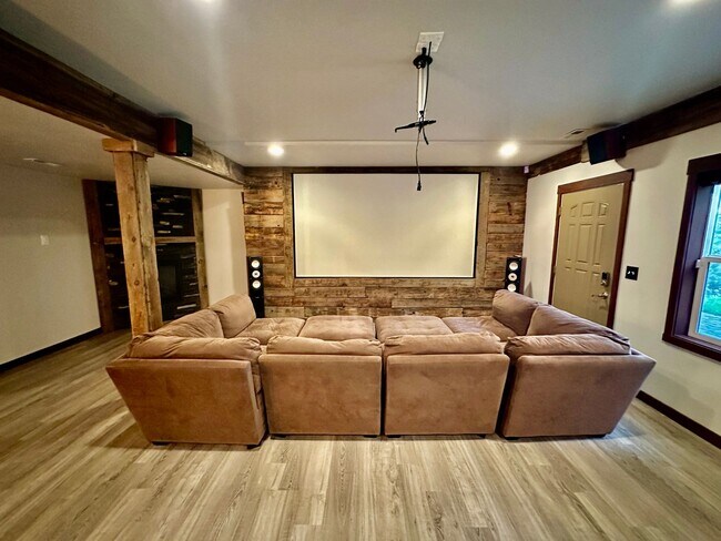 Building Photo - 4409 W Country Hls Ln