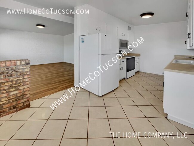 Building Photo - 720 W Alturas St