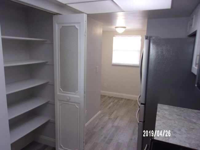 Building Photo - Oceanfront 3 BR Condo