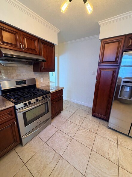 Building Photo - 5914 Marshall St