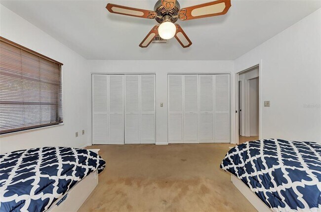 Building Photo - 5651 Golf Pointe Dr