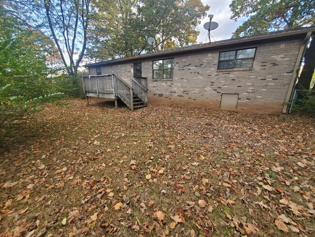 Building Photo - 3419 Mastin Lake Rd NE