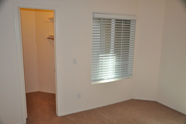 Building Photo - Experience the Best of Scottsdale living!