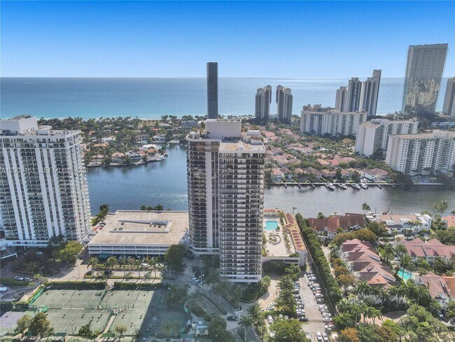 Building Photo - 19667 Turnberry Way