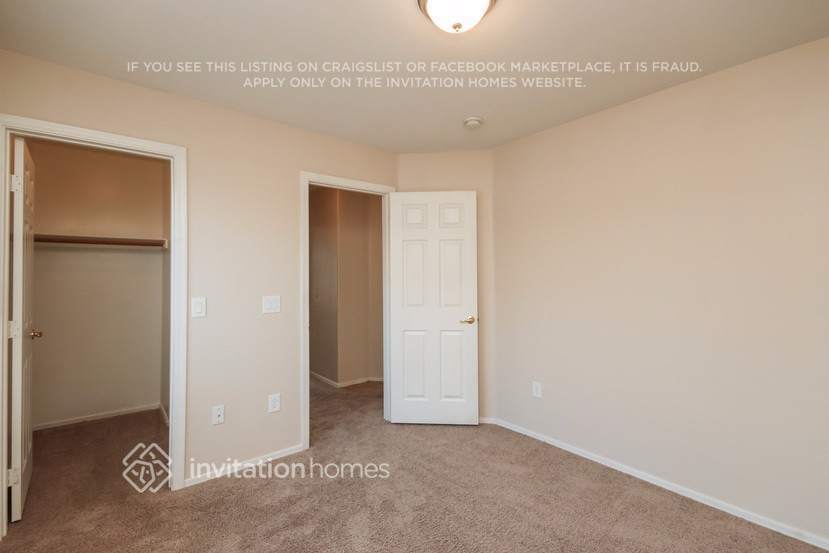 Building Photo - 11174 W Chase Dr