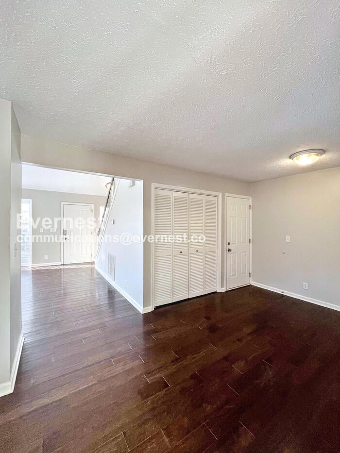 Building Photo - 2073 Upland Dr