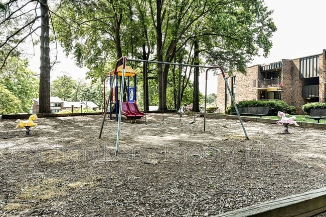 Building Photo - 7802 Dassett Ct