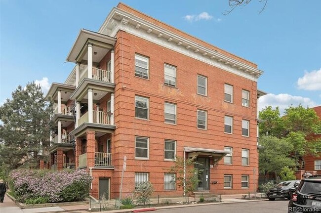 Building Photo - 1376 N Pearl St