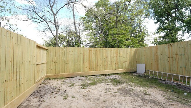 Building Photo - 1313 Knight St