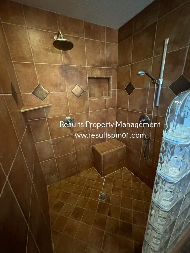 Building Photo - Rustic Rocklin 3 Bed Home