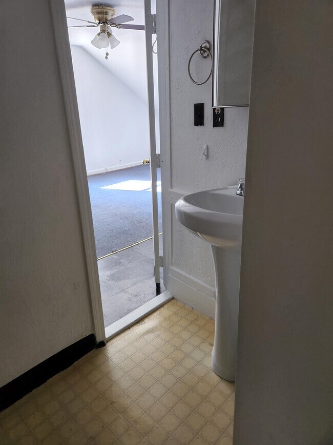 Building Photo - 14 Preston St