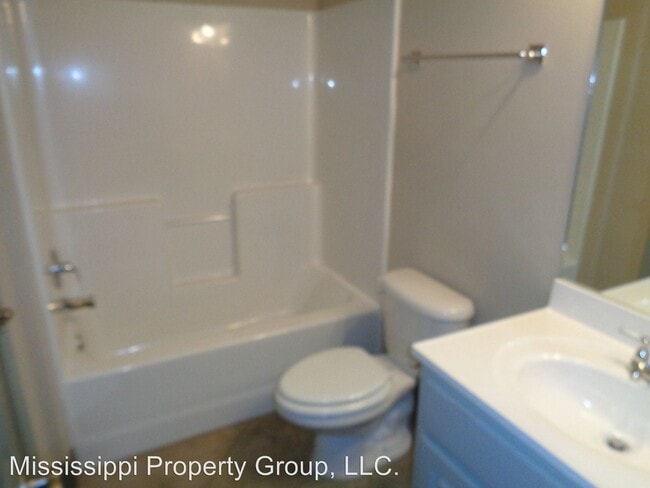 Building Photo - 3 br, 3 bath House - 111 Mondrian Place