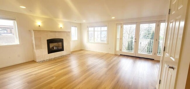 Building Photo - 2012 Minor Ave E