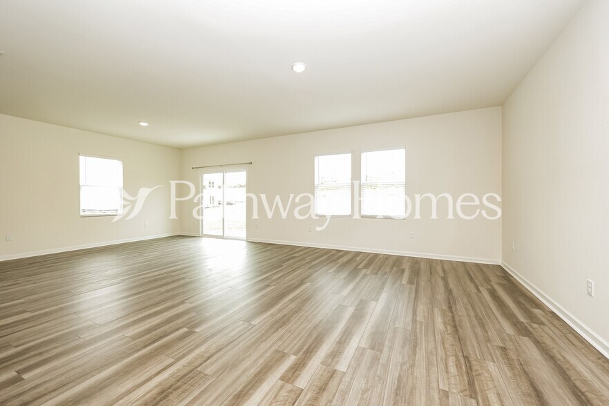 Building Photo - 1069 Large Poppy Dr