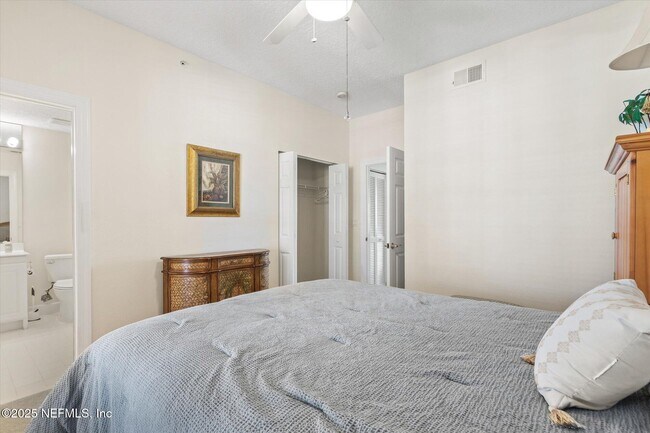 Building Photo - 215 S Ocean Grande Dr