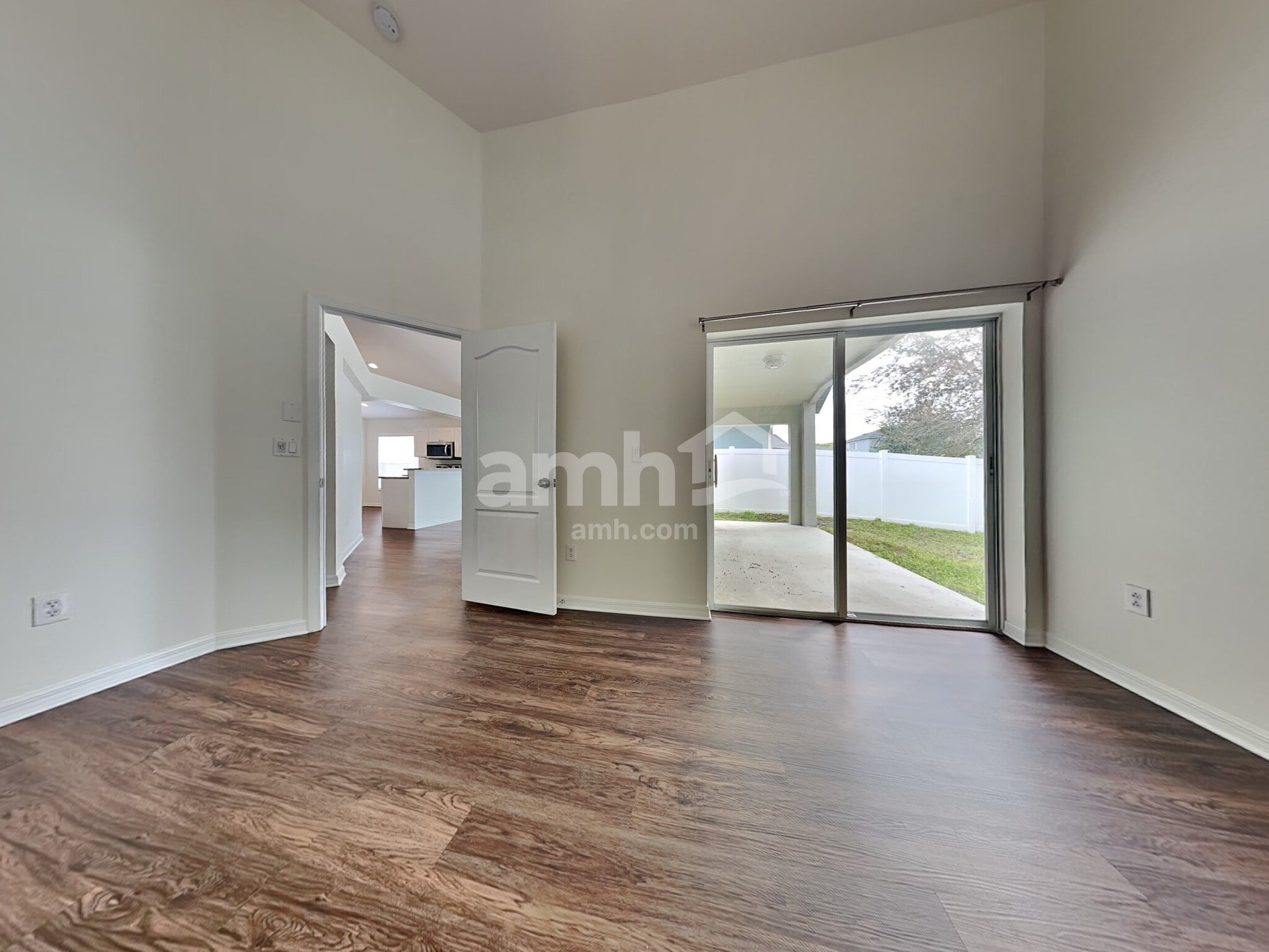 Building Photo - 30734 Midtown Ct