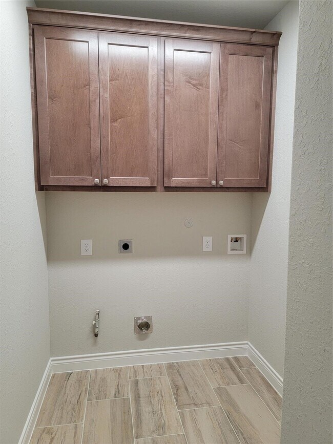 Building Photo - 440 Hunters Xing Dr