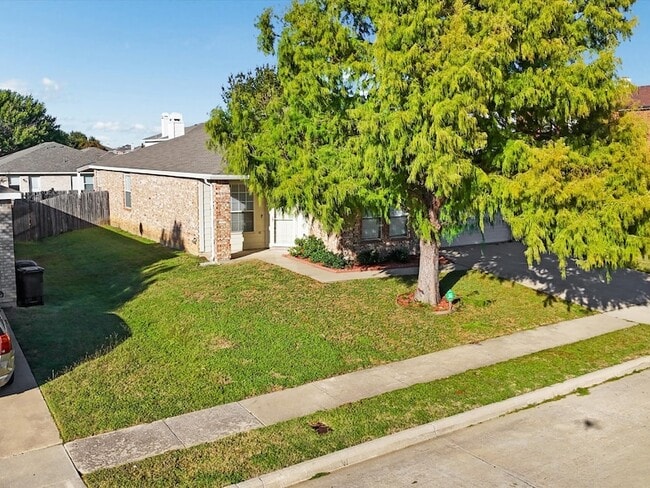 Building Photo - 548 Linacre Dr