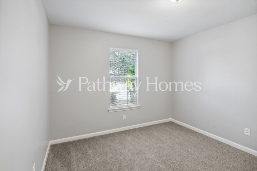 Building Photo - 449 Eagles Nest Way