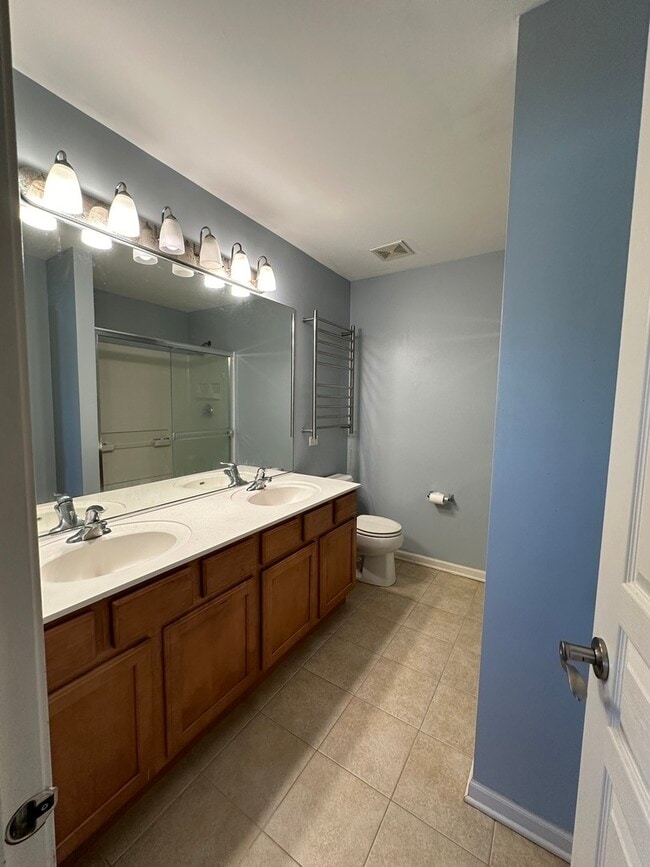 Building Photo - 2462 Emily Ln