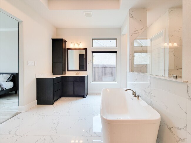 Building Photo - 13806 Friarstone Pointe Dr