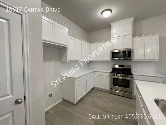 Building Photo - 18617 Cantar Dr