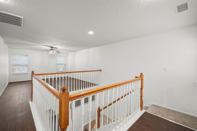 Building Photo - 6 Piper Trace