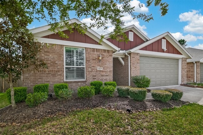 Building Photo - 16039 Cypress Farms Dr