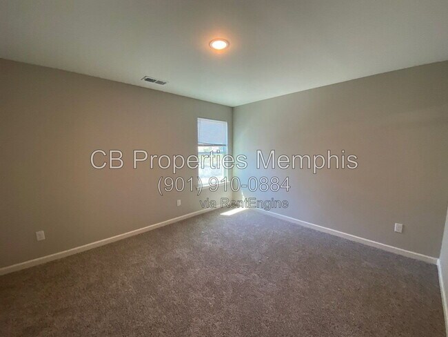 Building Photo - 729 N Dunlap St
