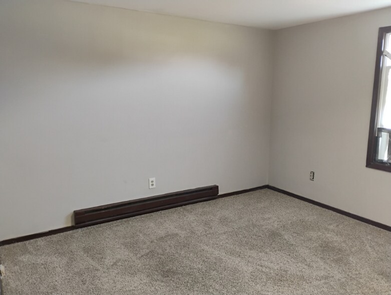 Building Photo - 1601 Prentice St