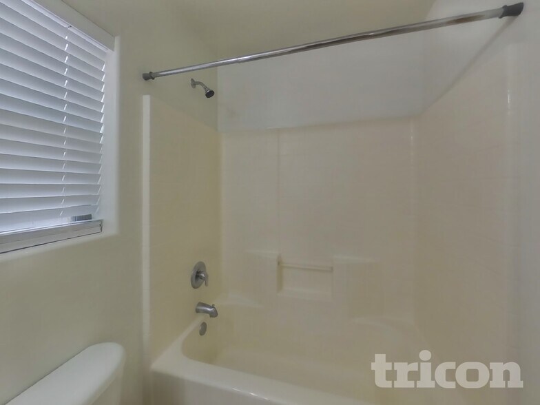 Building Photo - 3728 W Fremont Rd.