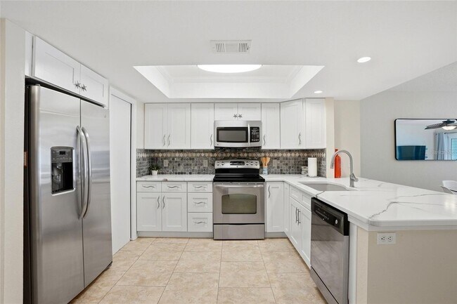 Building Photo - 900 Harbour House Dr