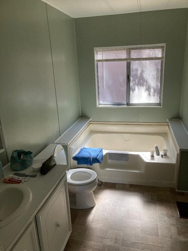 Building Photo - 680 Dutch Creek Rd