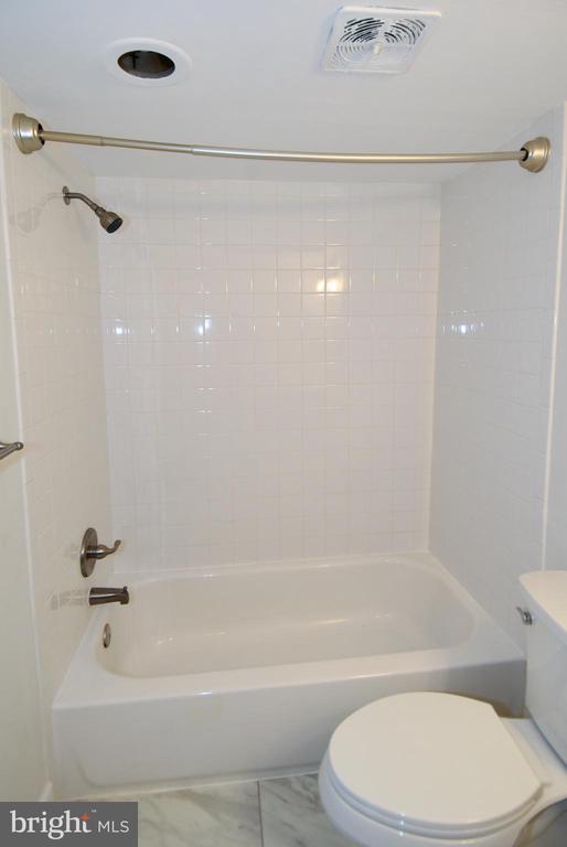 Building Photo - 3302 Woodburn Village Dr