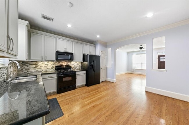 Primary Photo - 1759 Aden Dr