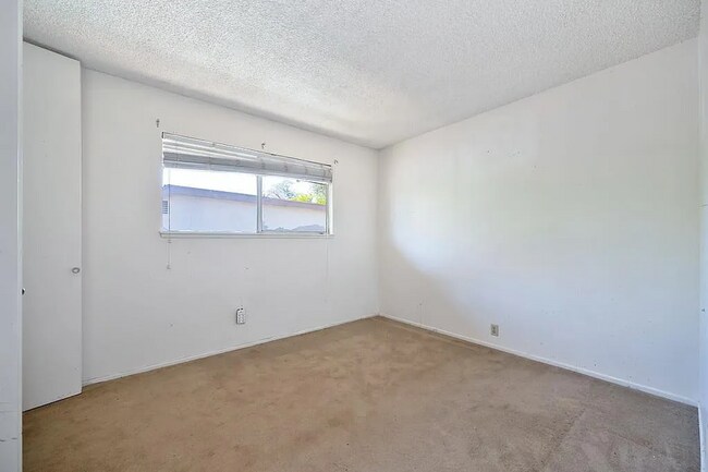 Building Photo - 2645-2649 S Whitney Blvd